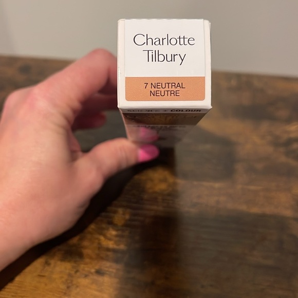 Charlotte Tilbury Charlotte's Beautiful Skin Foundation 7 Neutral 1oz New - Picture 2 of 3